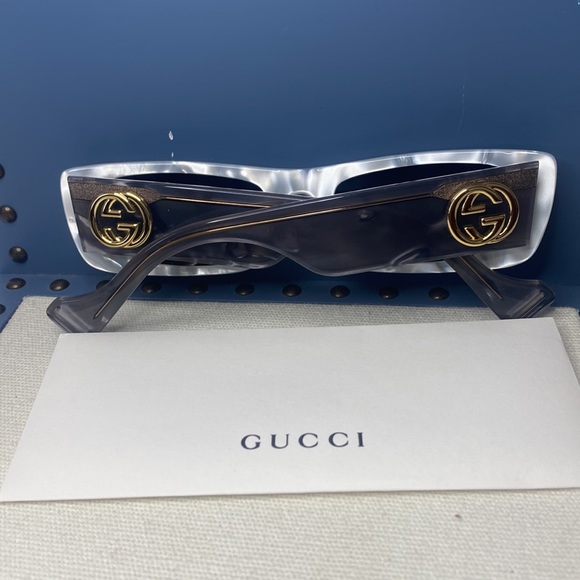 💯- New 🔥🔥GUCCI Acetate Rectangular GG0516S Sunglasses Grey Gold - Picture 11 of 17